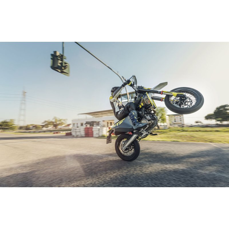 701 Supermoto - 6