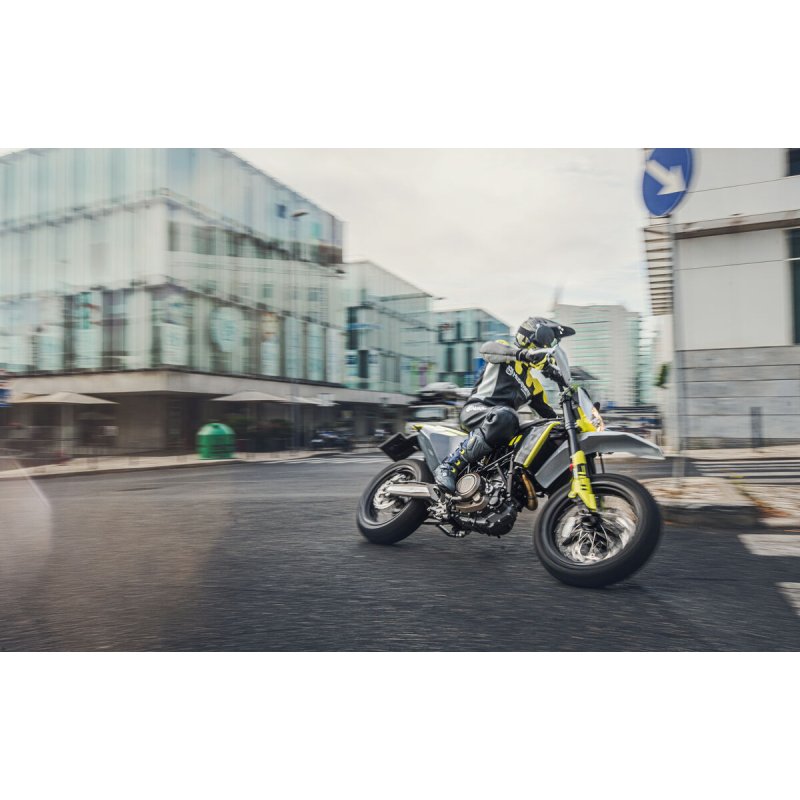 701 Supermoto - 9