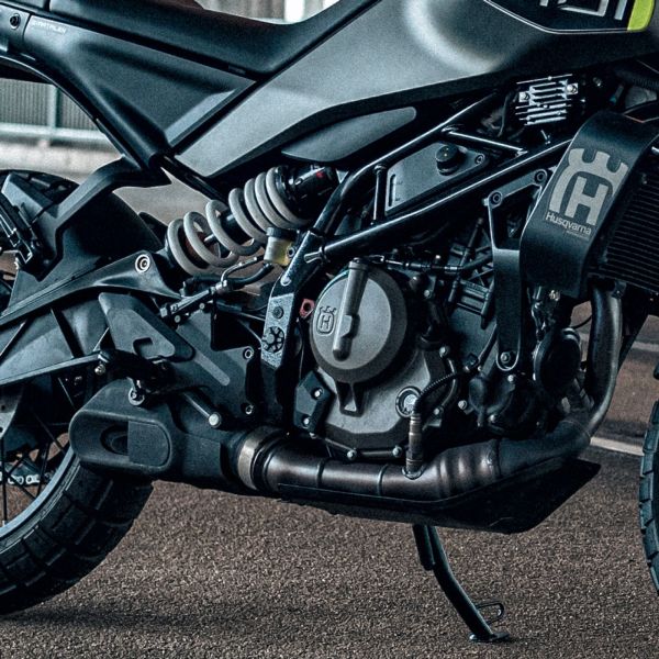 Výfuk Husqvarna Svartpilen 401 2025