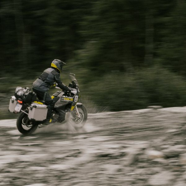 Predĺžte si jazdu Husqvarna Norden 901 Expedition 2025